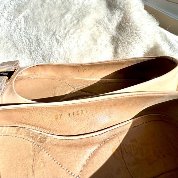 Salvatore Ferragamo 9 1/2 patent leather ballet sandals slippers pre-loved $800 - Picture 9 of 11